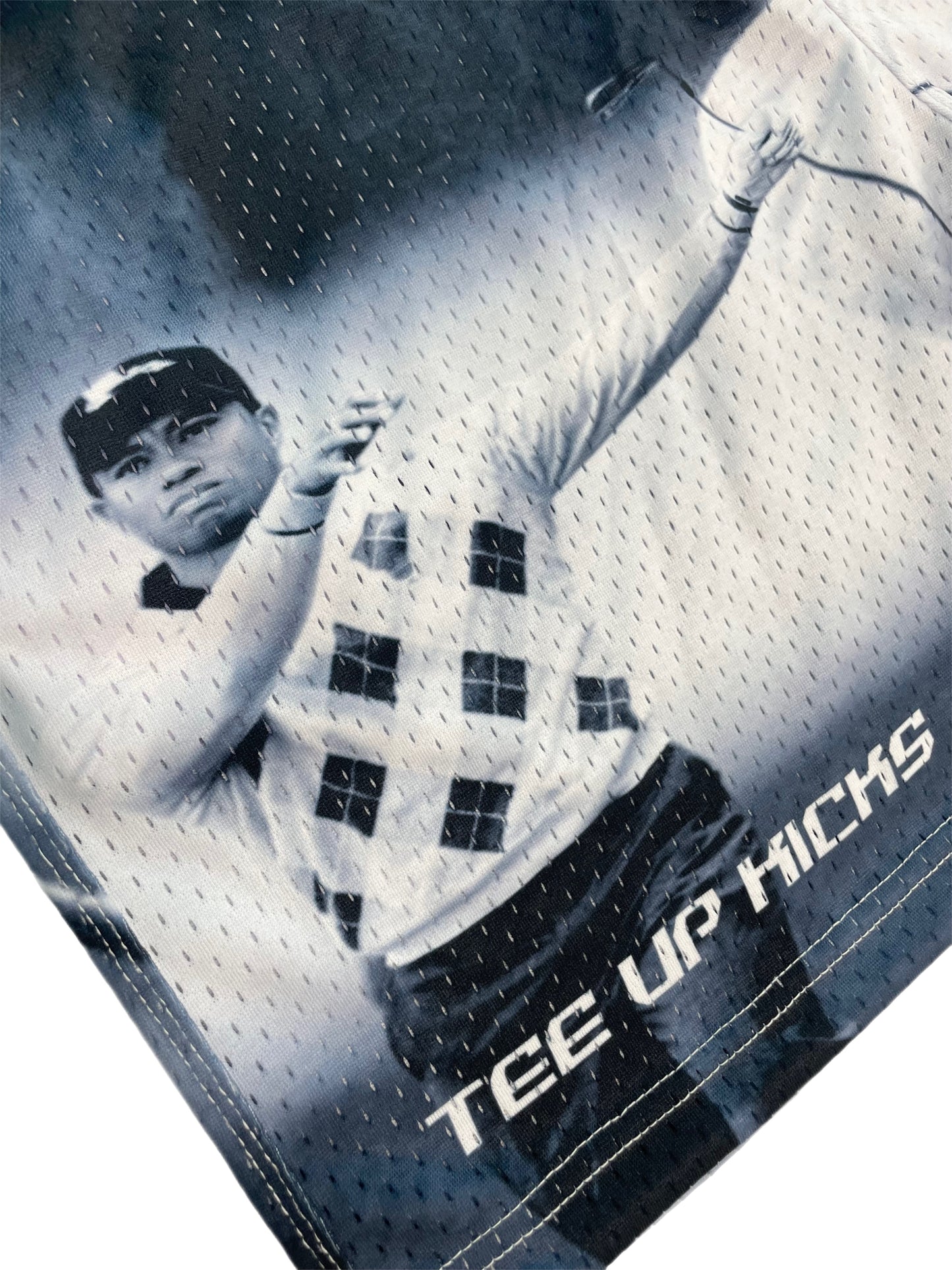 “EYE OF THE TWIRL” MESH SHORTS 5" - WHITE/BLK