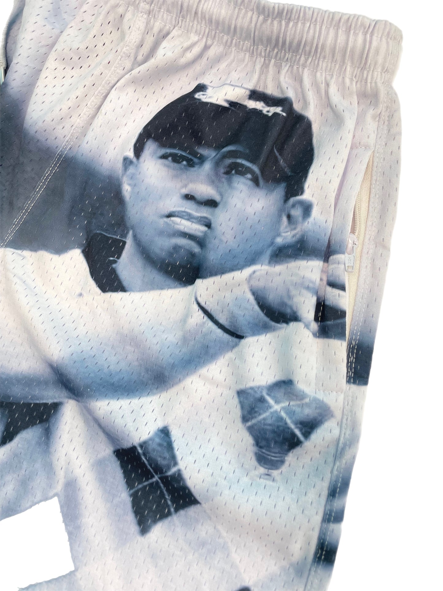 “EYE OF THE TWIRL” MESH SHORTS 5" - WHITE/BLK